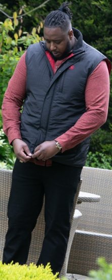 D555 FELIPE Zip Through Padded Gilet With Contrast Colour Lining And Rubber Badge Black - Jakas & Lietus apģērbs - Jakas - 2XL-12XL