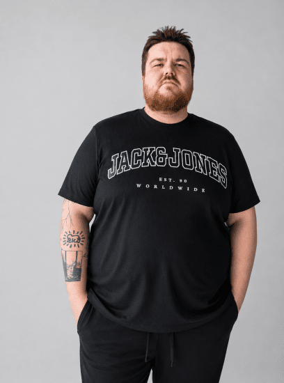 Jack & Jones CALEB VARSITY O-Neck T-Shirt Black - T-krekli - T-krekli - 2XL-14XL