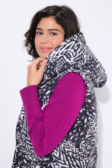 Ulla Popken 838435 Gara stepēta veste ar apdruku Melns - Vestes - 
