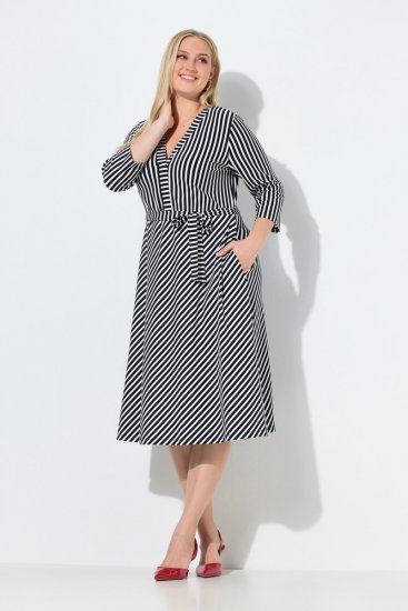 Ulla Popken 848052 Svītraina midi kleita ar sasienamu jostu Melns - Midi kleitas - Midi kleitas lielajos izmēros