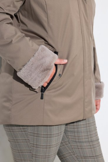 Ulla Popken 850509 Mākslīgās kažokādas jaka Taupe - Jakas - Jakas sievietēm lielos izmēros
