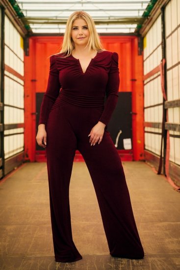 Ulla Popken 855622 Kombinezons ar garām piedurknēm un V veida izgriezumu Vīnsarkans - Jumpsuit - Kombinezoni Lielos Izmēros