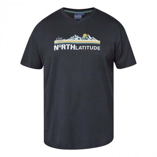 North Latitude Mountain T-Shirt V-Neck Melna - TALL T-krekli - T-krekli gariem vīriešiem