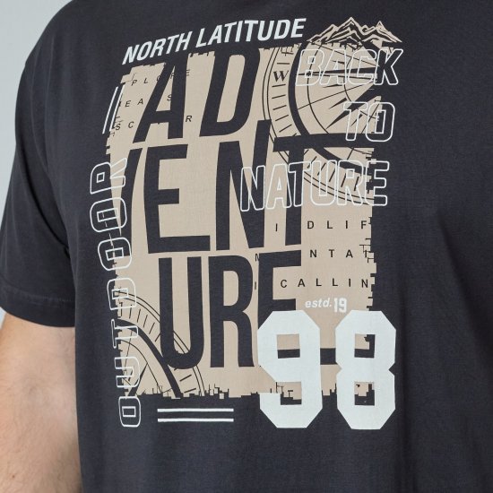 North Latitude Adventure 98 Graphic Tee Melna - T-krekli - T-krekli - 2XL-14XL