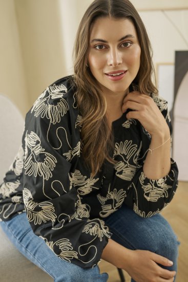 Kaffe Curve Kimmie Blouse Black Chalk Embroidery - Blūzes - 