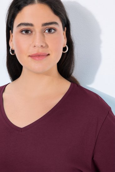 Ulla Popken Back To Basics V-Neck Relaxed Fit Cotton Tee Dark Berry - T-krekli - Sieviešu T-krekli