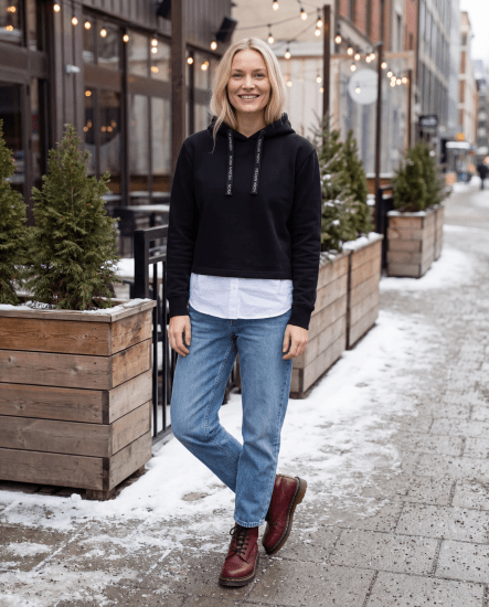 Nora Mikken KAMILLA Cropped Hoodie Black - SIEVIEŠU APĢĒRBS XS-XXL - 