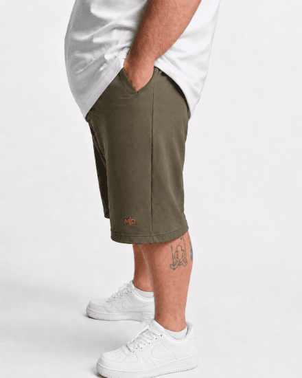 Motley Denim Paris Sweatshorts Dark Khaki - Sporta bikses un šorti - Sporta bikses un Sporta šorti - 2XL-12XL